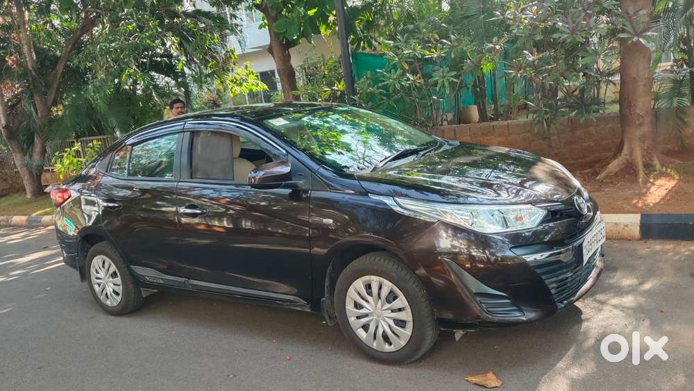 Toyota Yaris J Cvt, 2018, Petrol