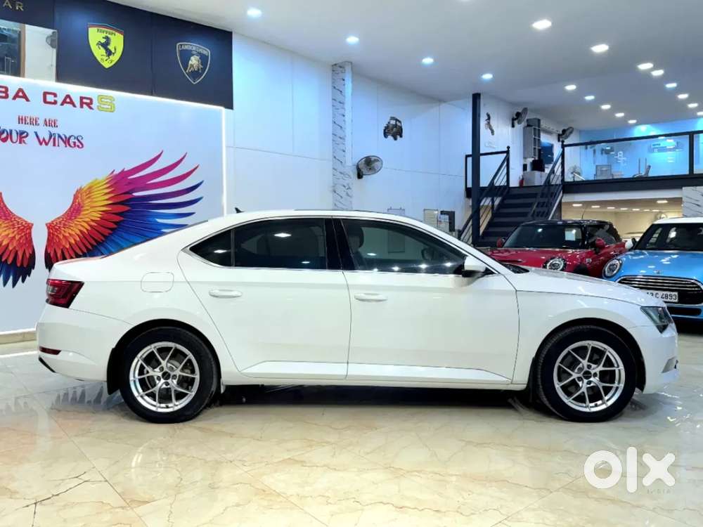 Skoda Superb [2014-2016] 1.8 Style Tsi At, 2017, Petrol