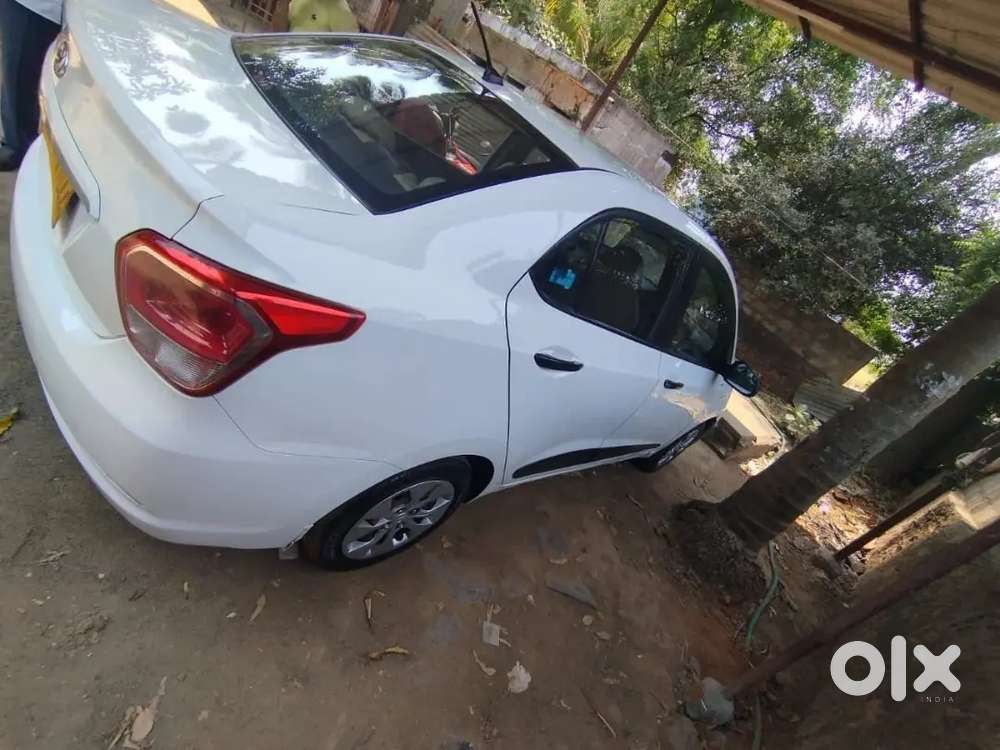 Hyundai Xcent 2016