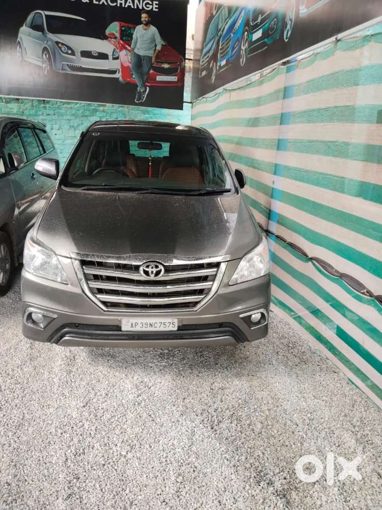 Toyota Innova 2014 Diesel 270000 Km Driven