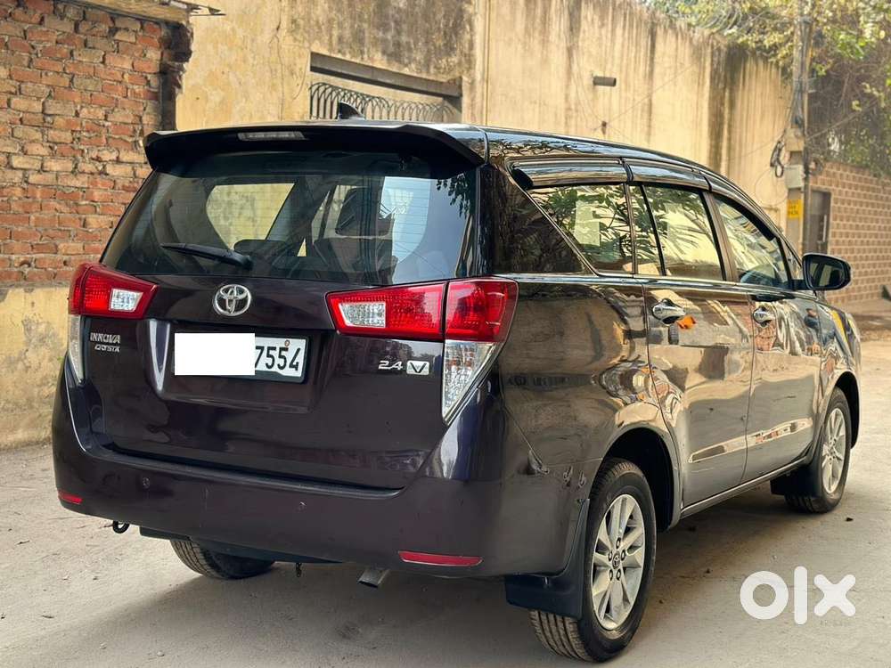 Toyota Innova Crysta 2.4 V 8 Str, 2018, Diesel