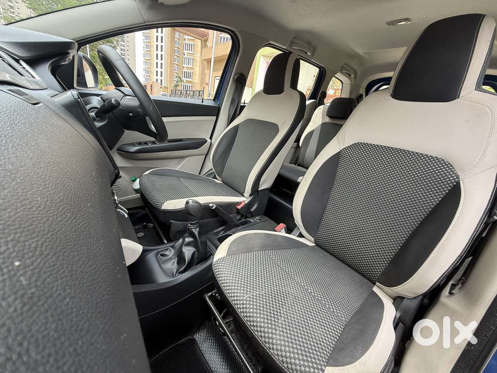 Renault Triber Rxz, 2022, Petrol