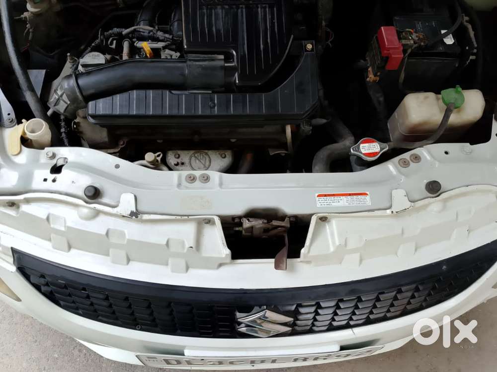 Maruti Suzuki Swift Lxi Bsiv, 2012, Petrol