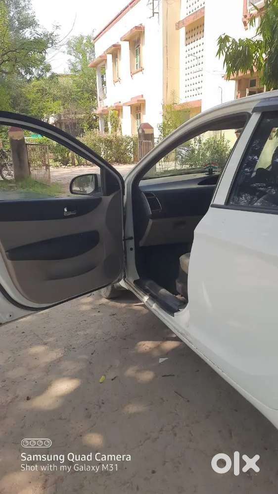 Hyundai I20 2012 Petrol 74000 Km Driven