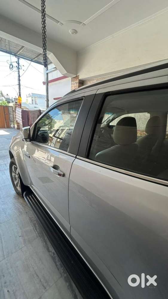 Chevrolet Trailblazer ( 7 Seater )