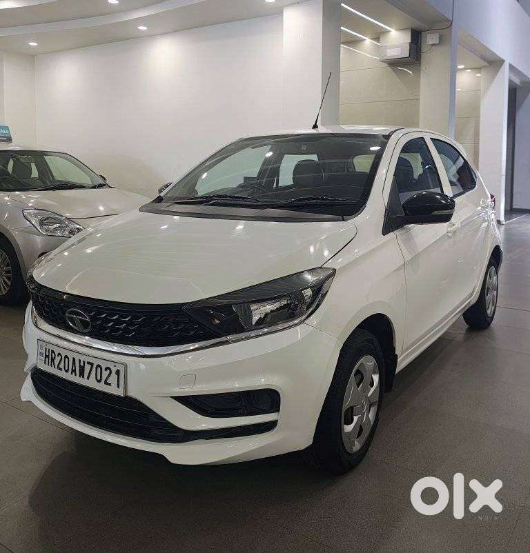 Tata Tiago 1.2 Revotron Xt (o), 2022, Petrol