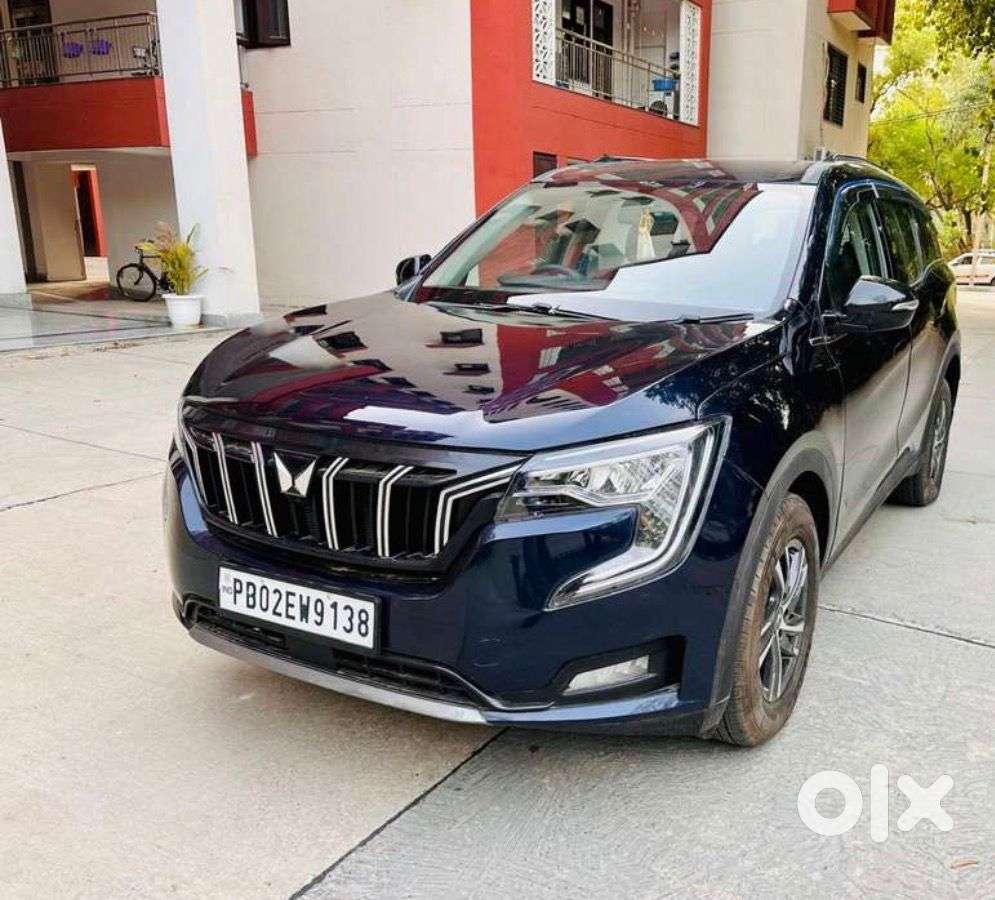 Mahindra Xuv700 2.0 Ax 5 Petrol Mt 7 Str, 2024, Petrol