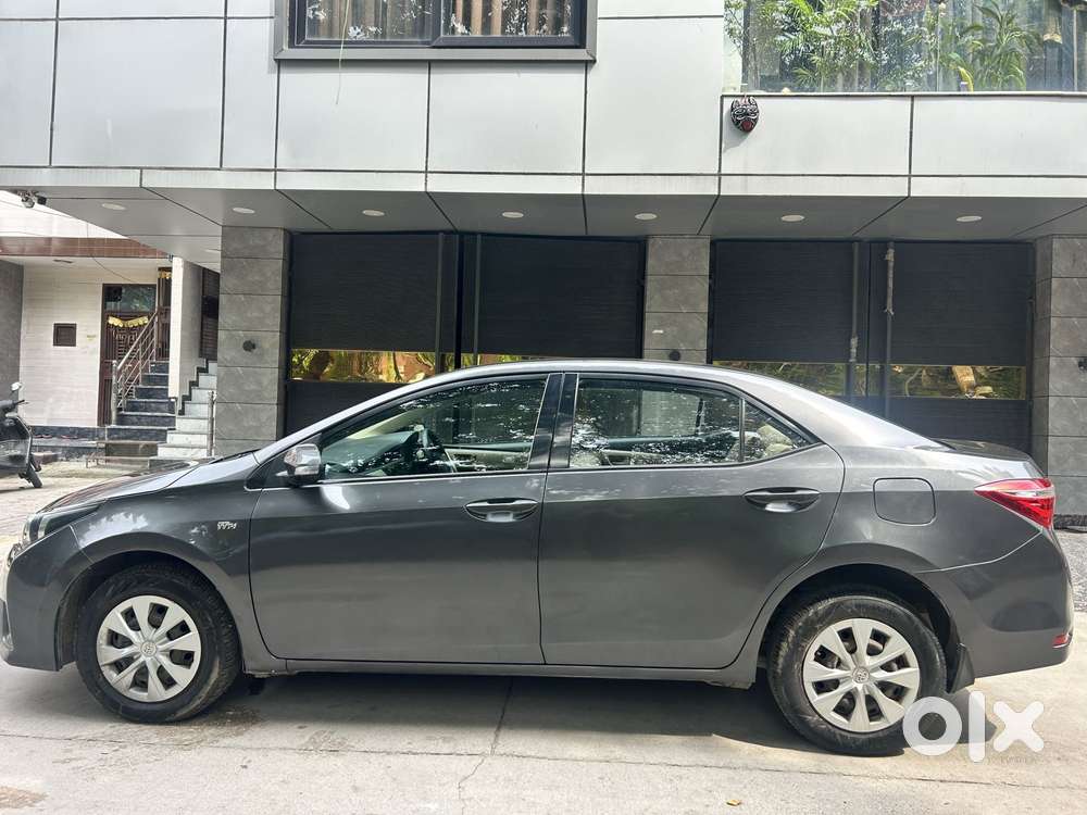 Toyota Corolla Altis 1.8 J, 2015, Petrol