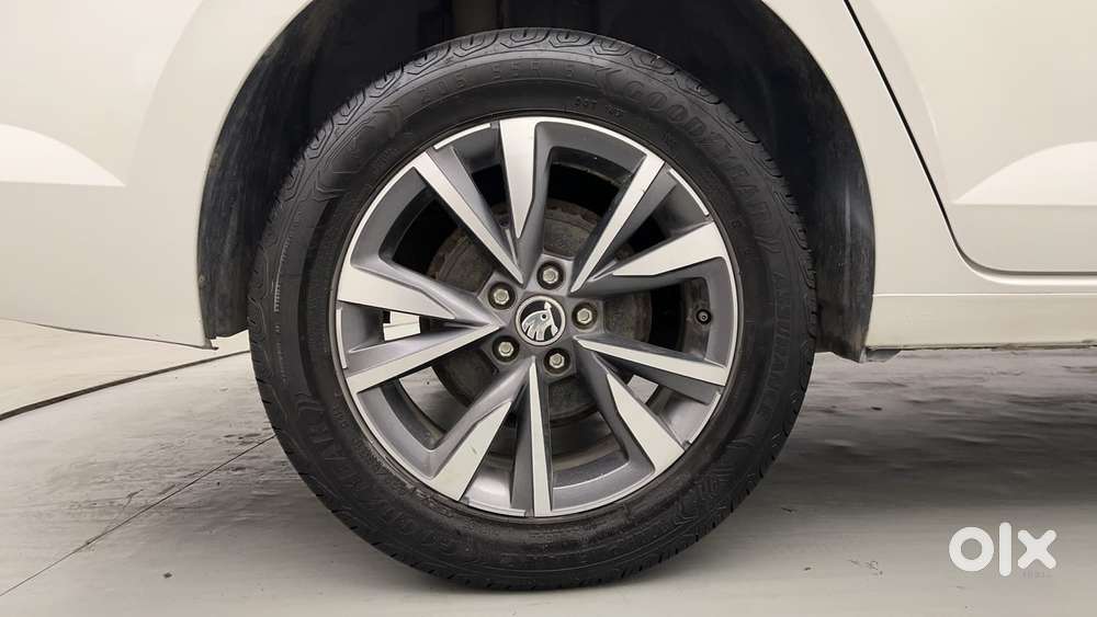 Skoda Slavia Style 1.5l Tsi Dsg, 2022, Petrol