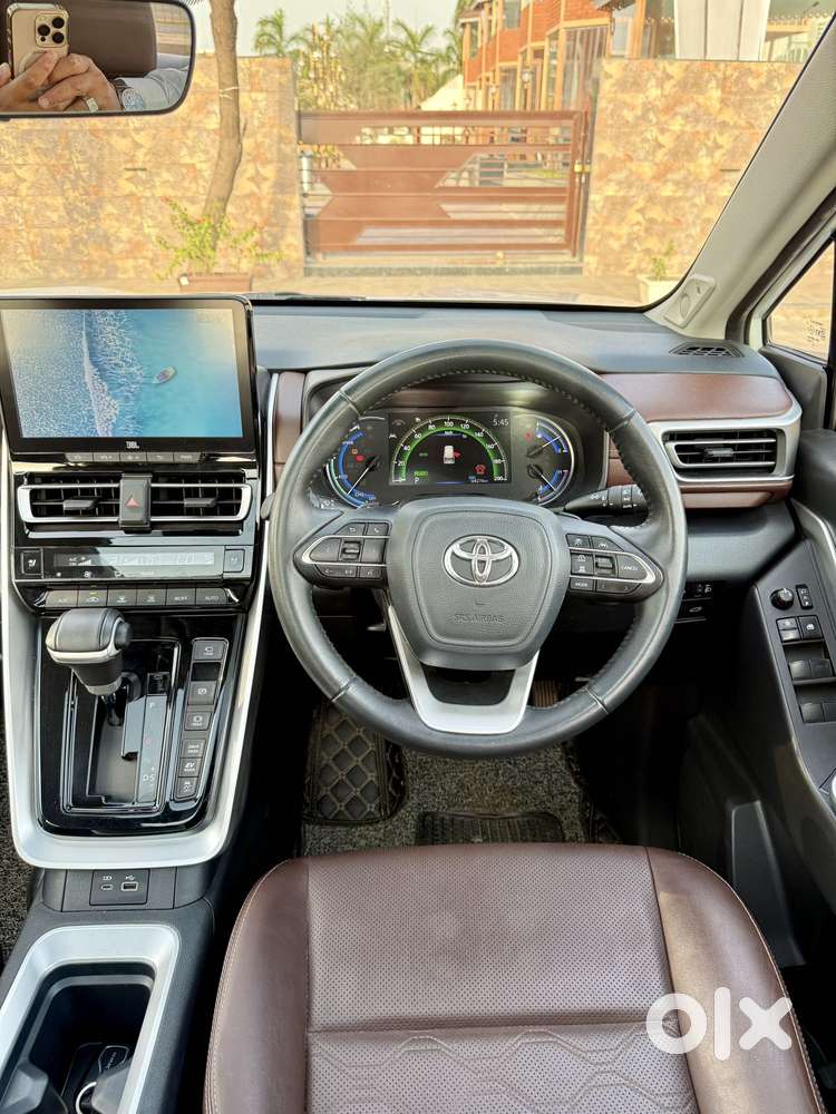 Toyota Innova Hycross 2.0 Zx Hybrid 7 Str, 2023, Petrol
