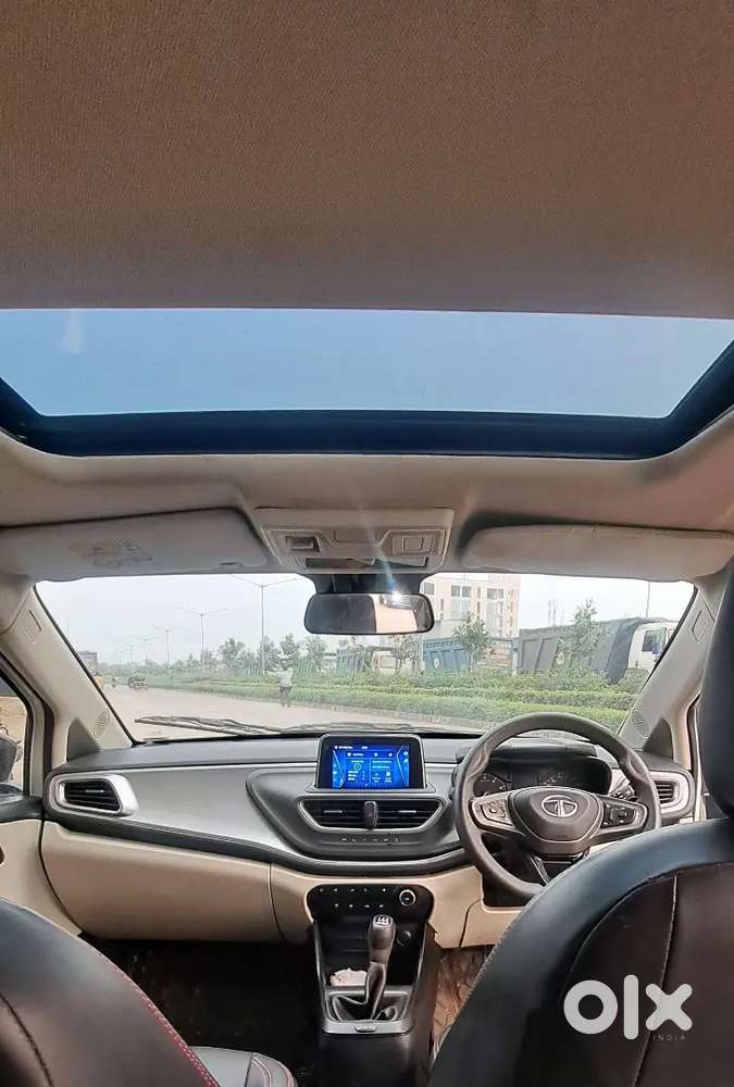 Tata Altroz  Sunroof Toking Model 2023.october 1.oner