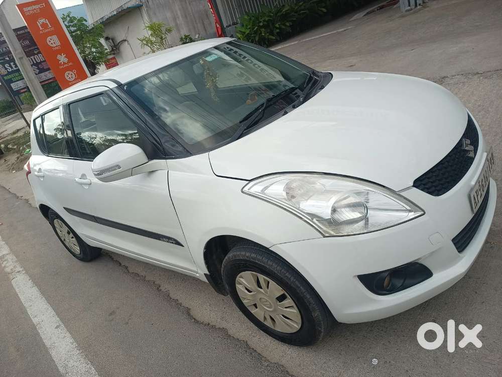 Maruti Suzuki Swift Vxi 1.2 Abs Bs-iv, 2012, Petrol