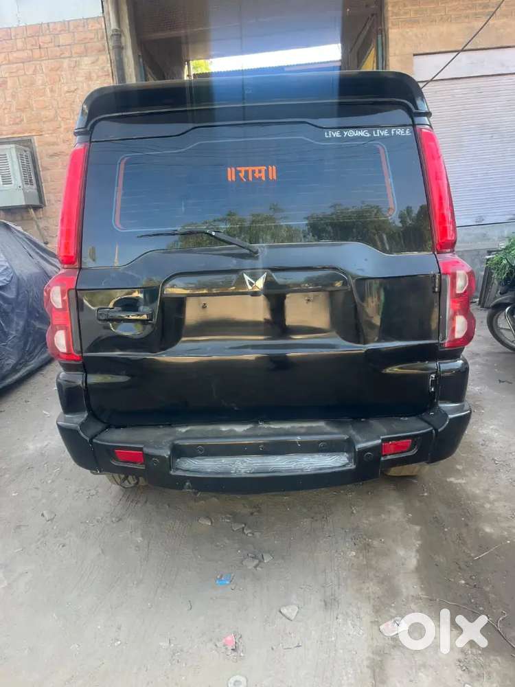 Mahindra Scorpio 2016 Diesel 98506 Km Driven