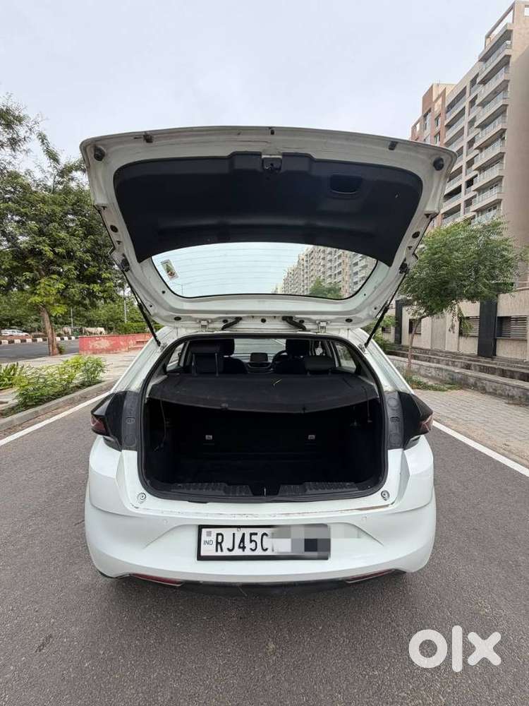 Tata Altroz 1.2 Xz Plus Petrol, 2022, Petrol