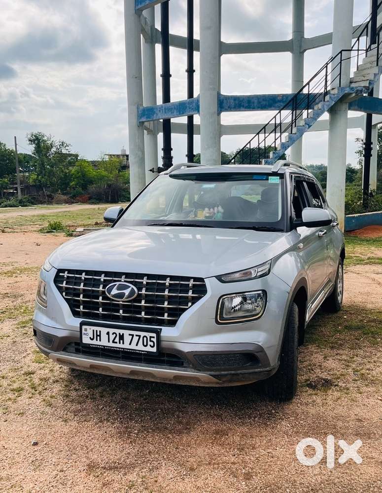 Hyundai Venue 2021 Petrol 40000 Km Driven