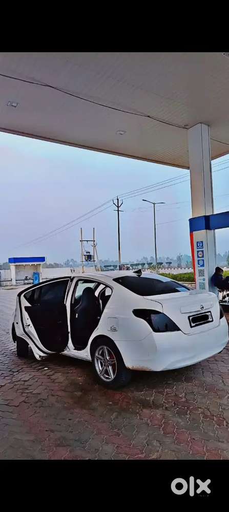 Nissan Sunny 2014 Petrol 70000 Km Driven