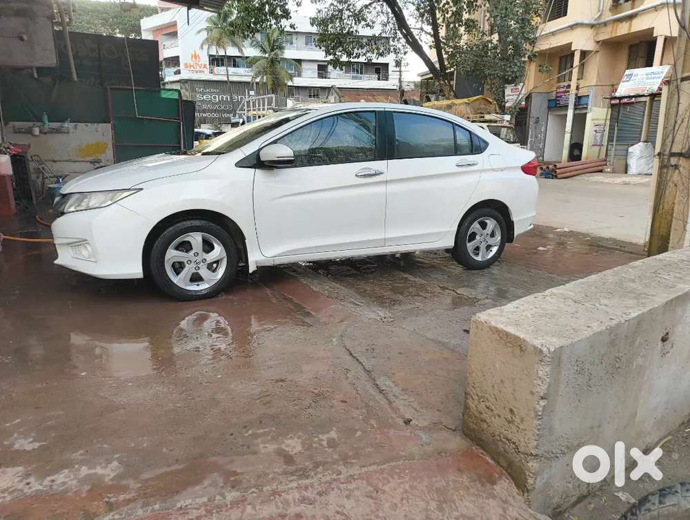 Honda City 2016-2017 Petrol Automatic. 19 + Mileage