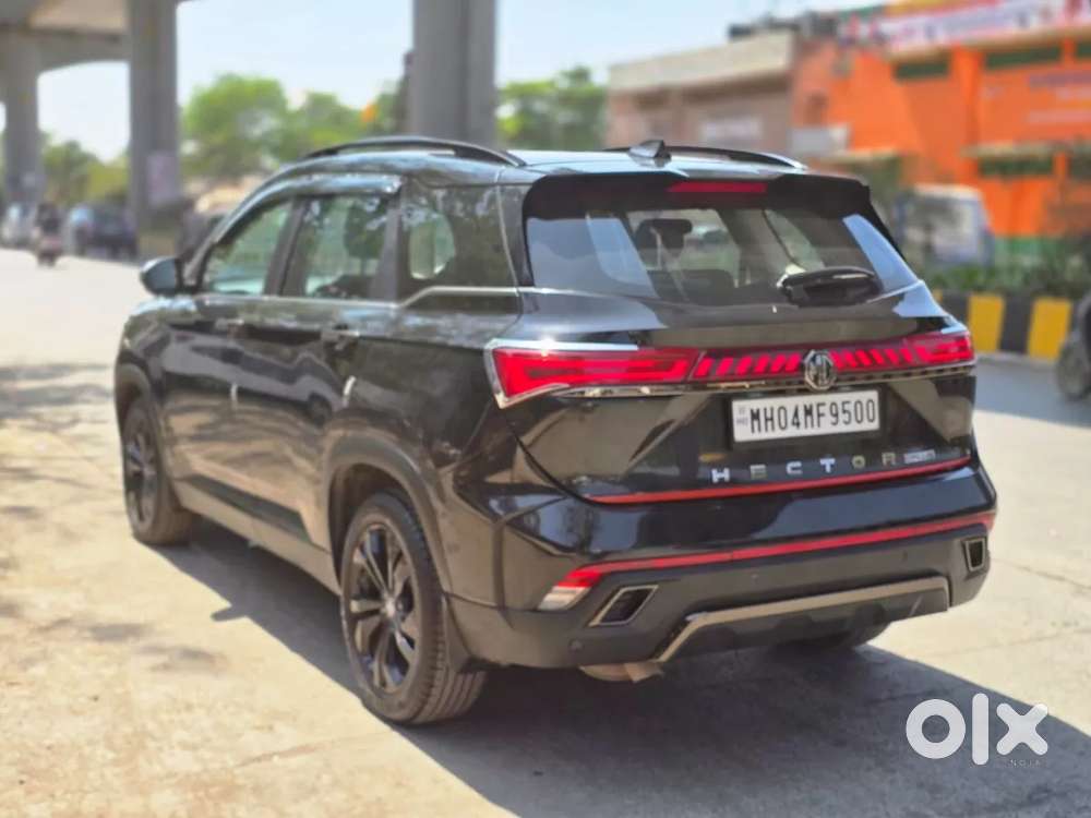 Mg Hector Plus Sharp Pro Blackstorm 1.5 Turbo Petrol Cvt 7 Str, 2024..