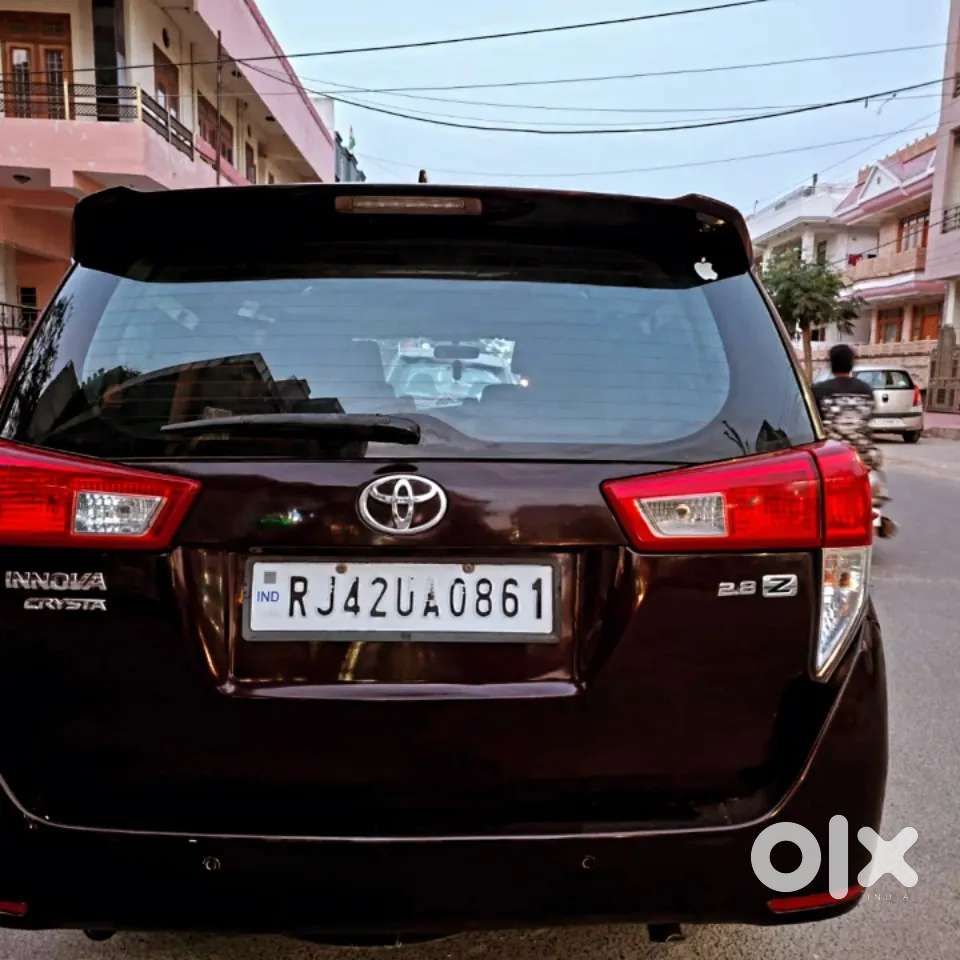 Toyota Innova Crysta 2.8 Zx At 7 Seater, 2017, Diesel
