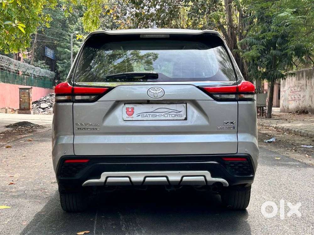 Toyota Innova Hycross 2.0 Zx (o) Hybrid 7 Str, 2024, Petrol