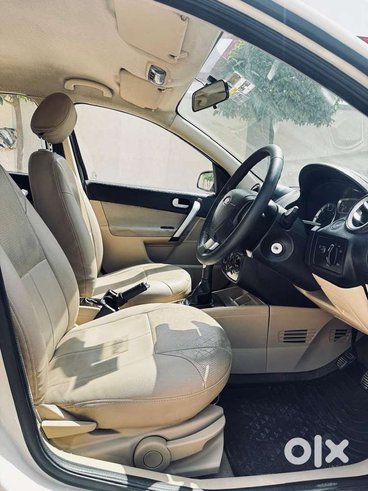 Ford Fiesta Petrol Titanium, 2013, Petrol