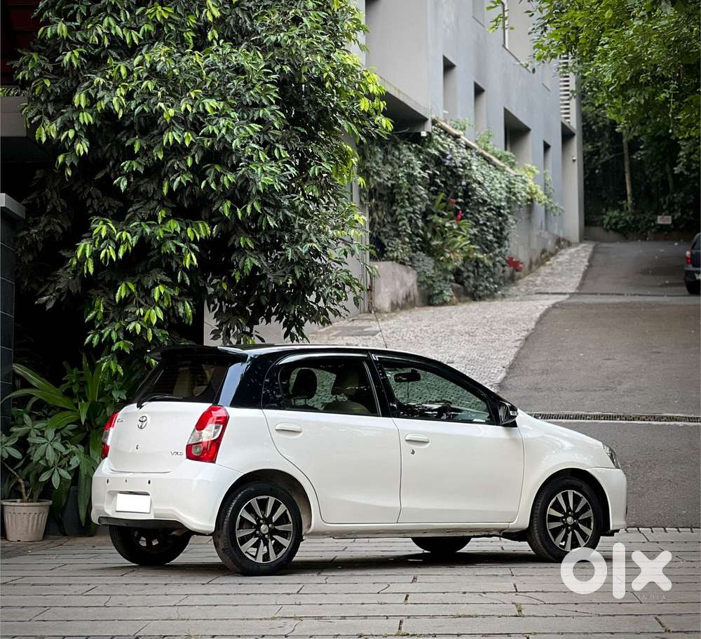 Toyota Etios Liva Vxd Dual Tone, 2018, Diesel