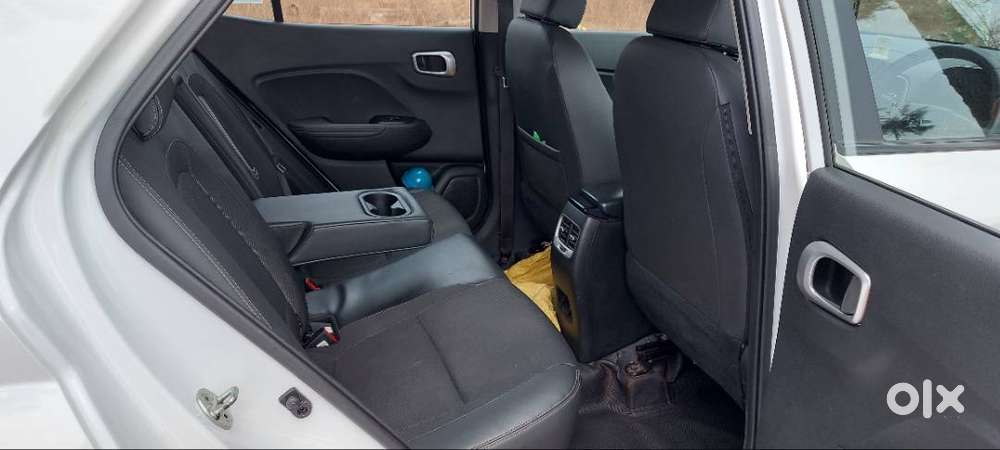 Hyundai Venue 2020 Petrol Well Maintained