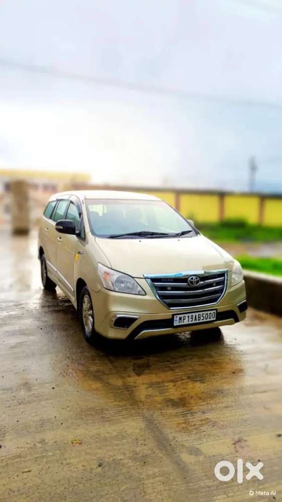 Toyota Innova Petrol 2014