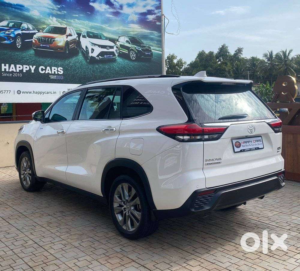 Toyota Innova Hycross 2.0 Zx (o) Hybrid 7 Str, 2025, Petrol