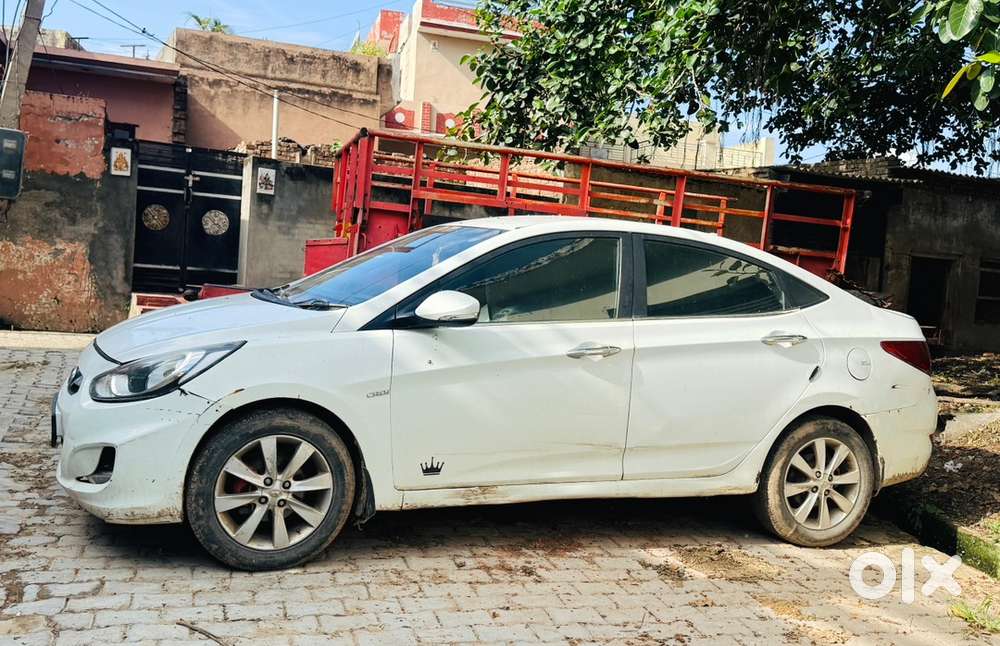 Hyundai Fluidic Verna 2011 Dec Modal