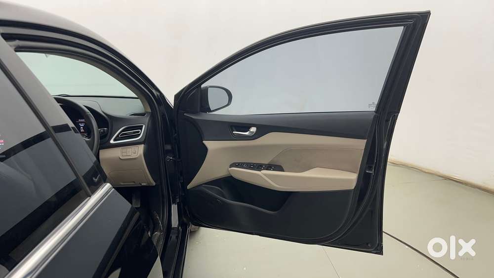 Hyundai Verna 1.5 Sx Ivt, 2022, Petrol