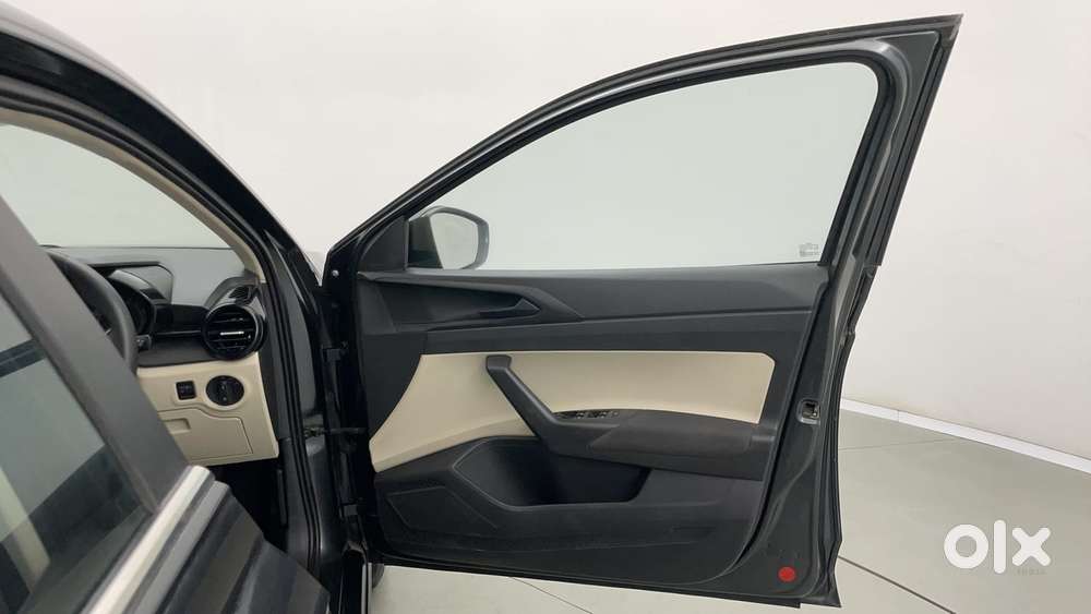 Skoda Slavia Active 1.0l Tsi Mt, 2022, Petrol