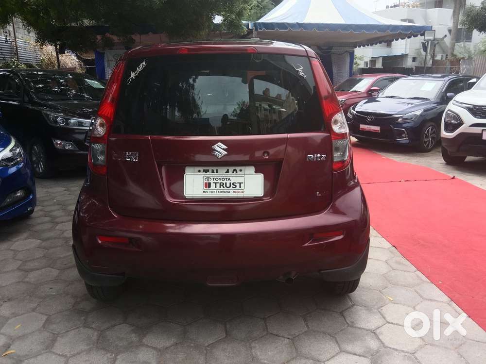 Maruti Suzuki Ritz Lxi, 2011, Petrol