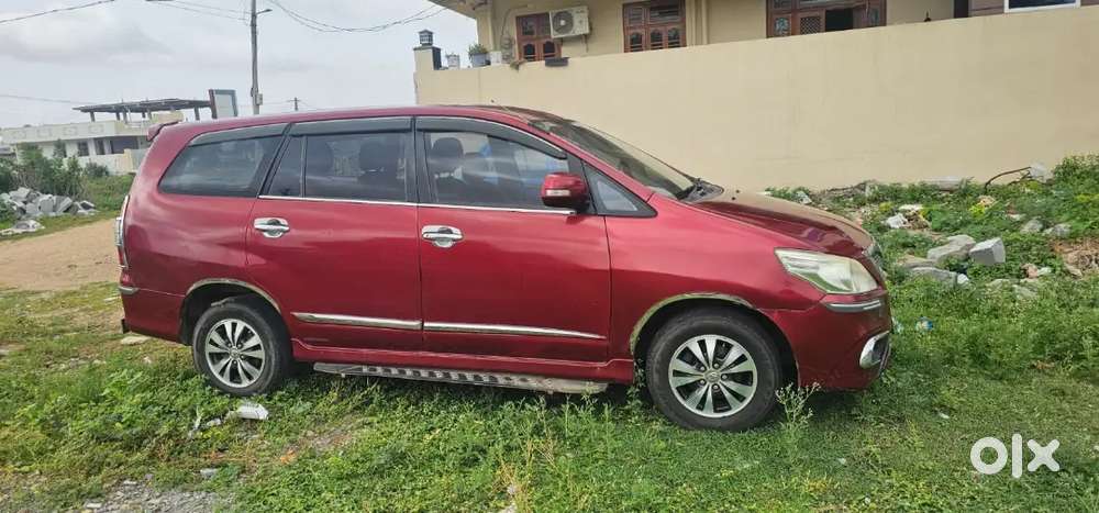 Toyota Innova 2015 Diesel 150000 Km Driven