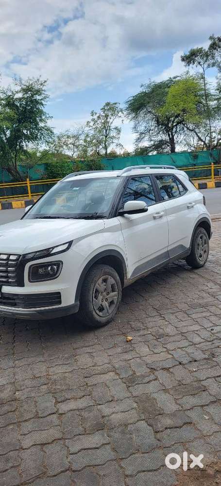 Hyundai Venue S (o) 1.2 Petrol Knight Edition, 2025, Petrol