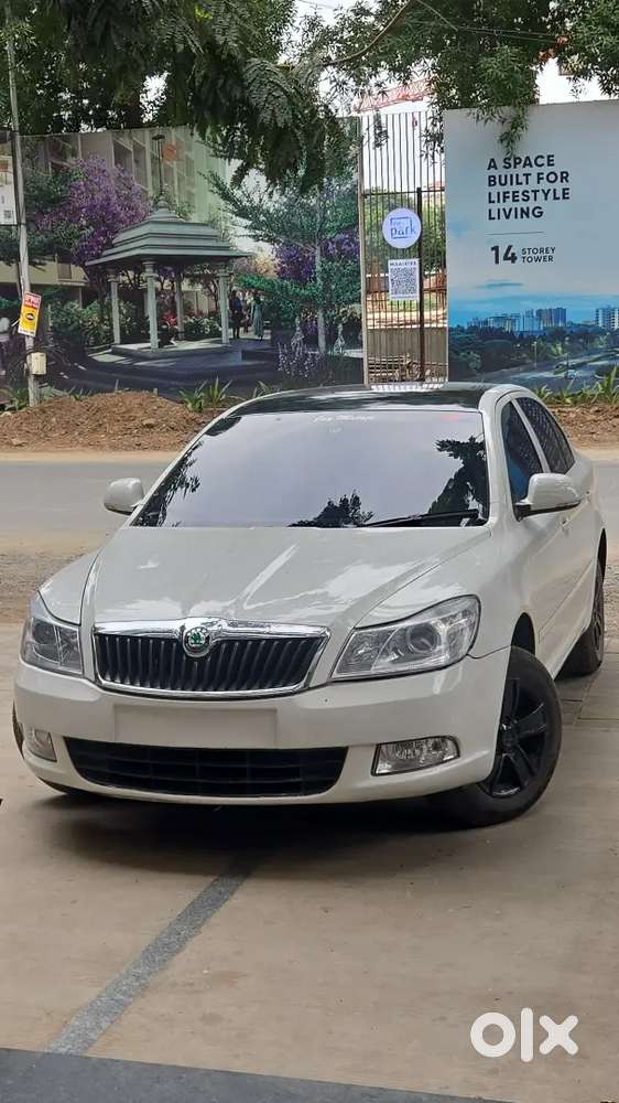 Skoda Laura 2.0 Ambiente 2012