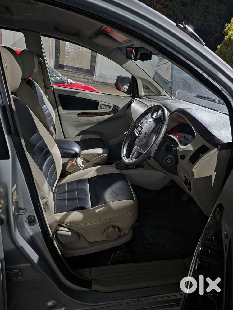 Toyota Innova 2.5 V 7 Str, 2012, Diesel