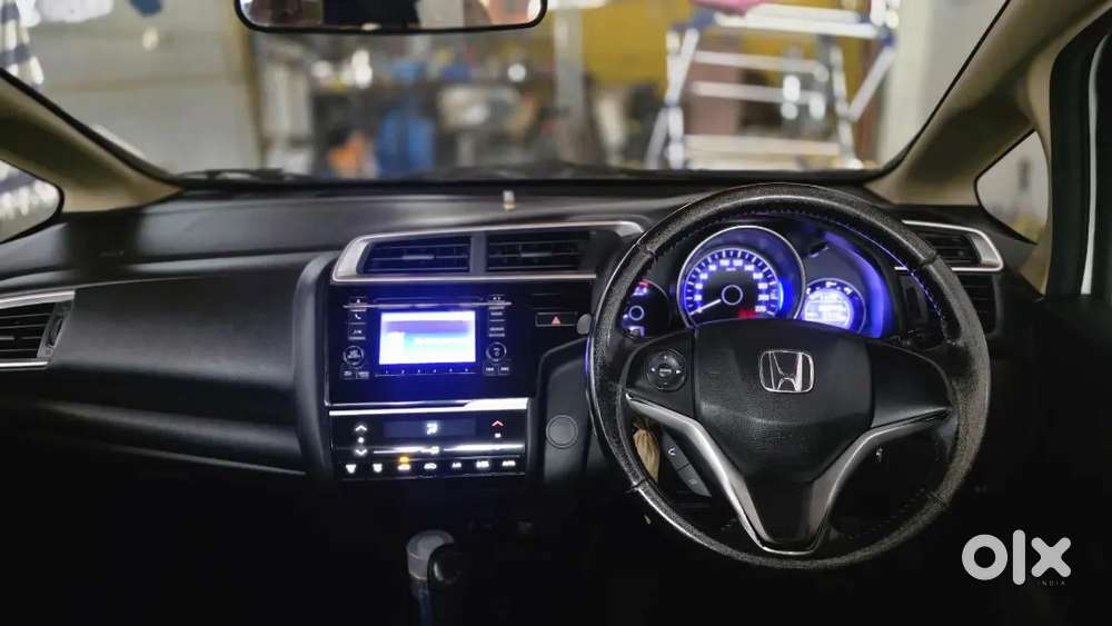Selling My Well Maintained Honda Jazz(petrol Automatic)