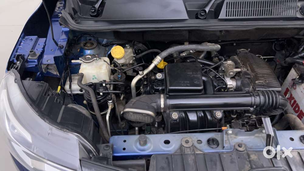 Renault Triber Rxz, 2023, Petrol