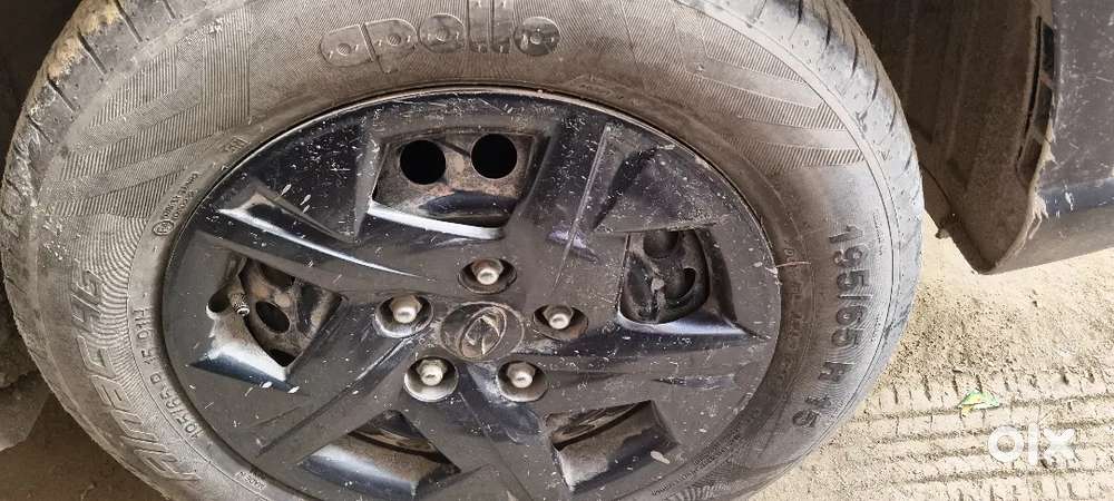 Hyundai Venue E Plus 2024 Petrol 6800 Km Driven With Sunroof