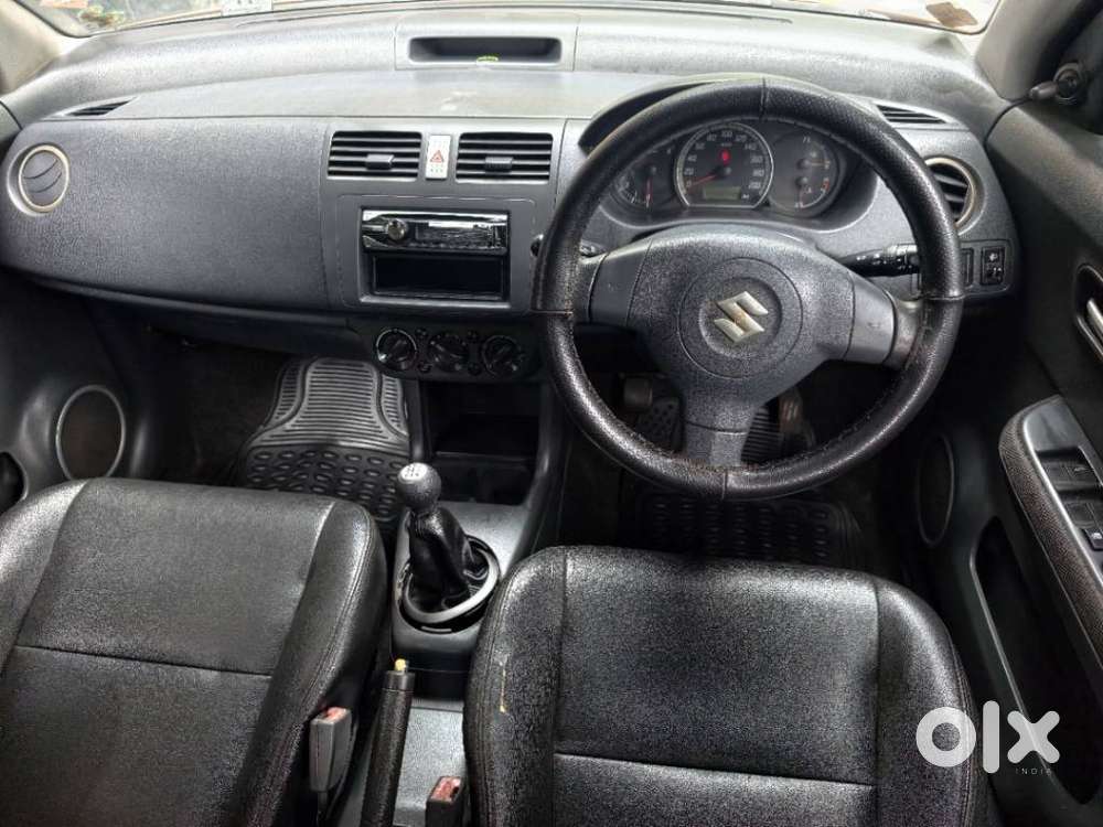 Maruti Suzuki Swift Vxi + Manual, 2005, Petrol