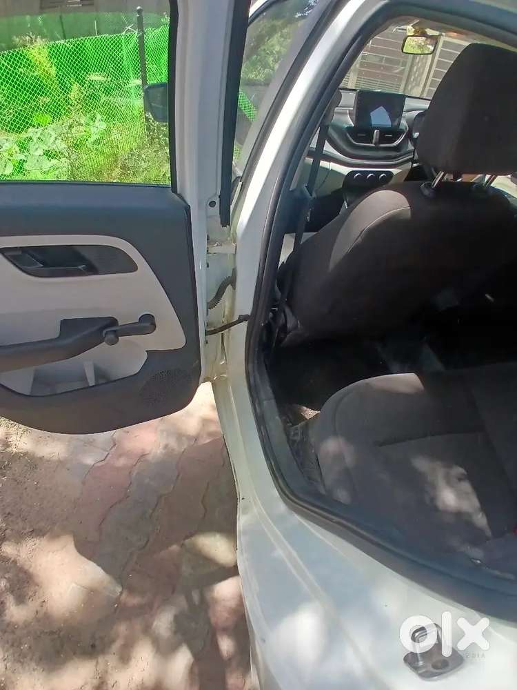 Altroz Xe Petrol Manual