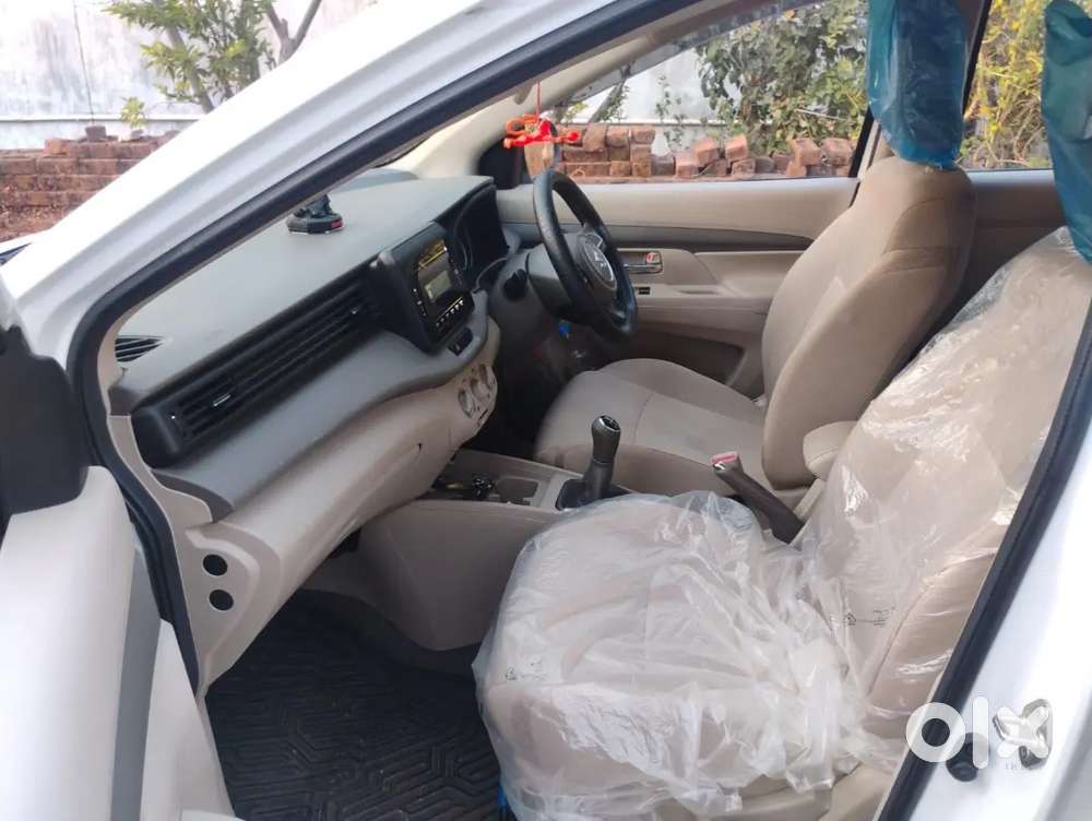 Maruti Suzuki Ertiga Vxi 2025