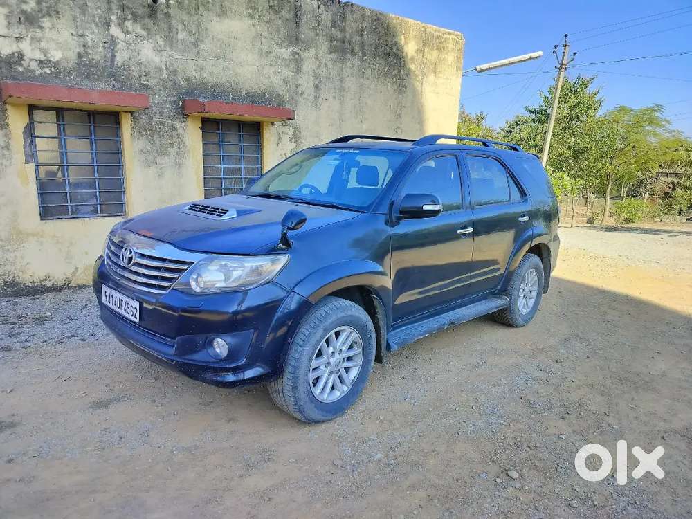 Toyota Fortuner 2013 Diesel 145000 Km Driven