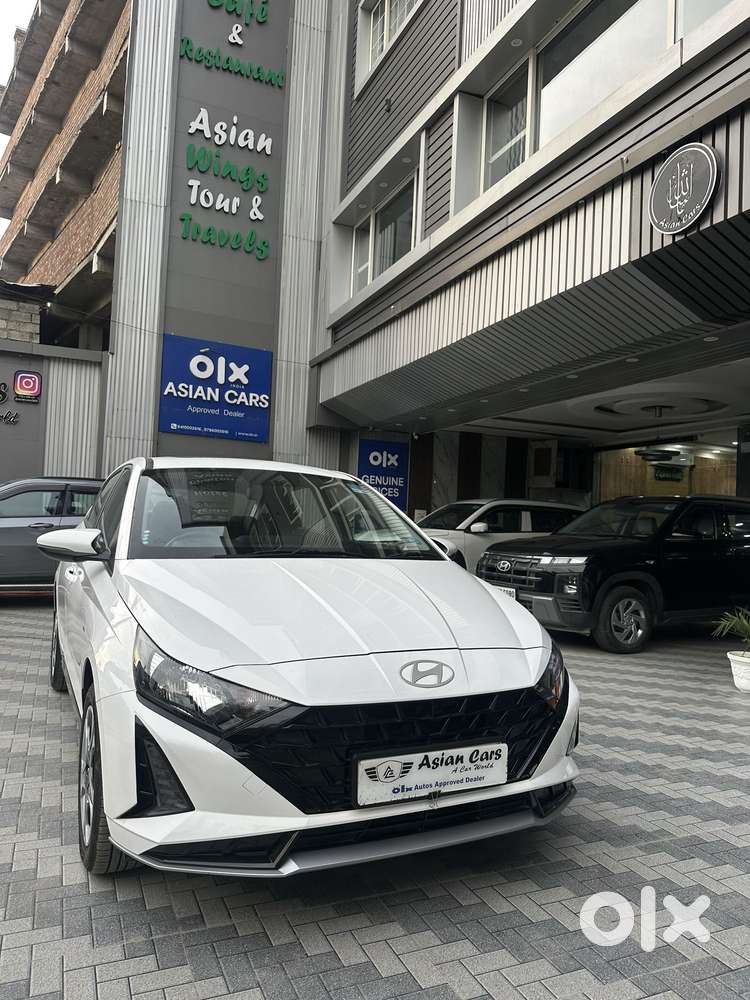 Hyundai I20 Sportz 1.2 Ivt, 2024, Petrol