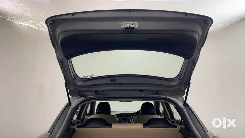 Hyundai Elite I20 1.2magna Executive At, 2018, Petrol