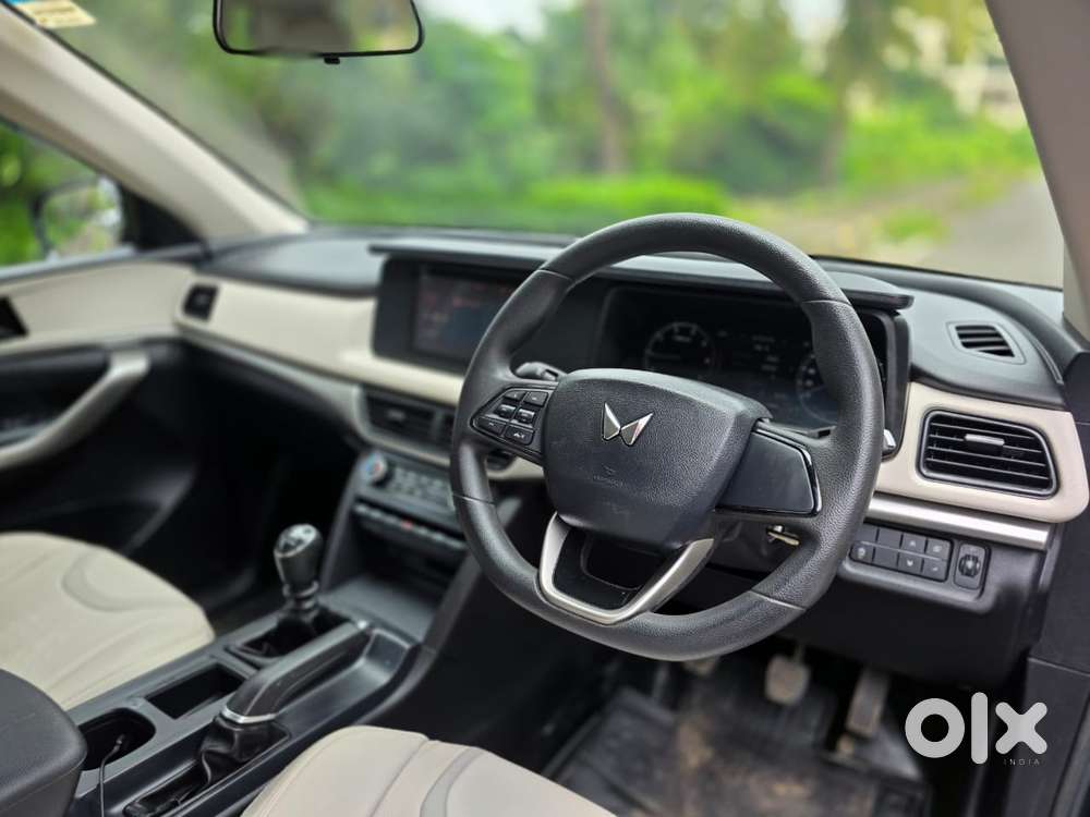 Mahindra Xuv700 Mx Diesel Mt 5 Str (e), 2022, Diesel