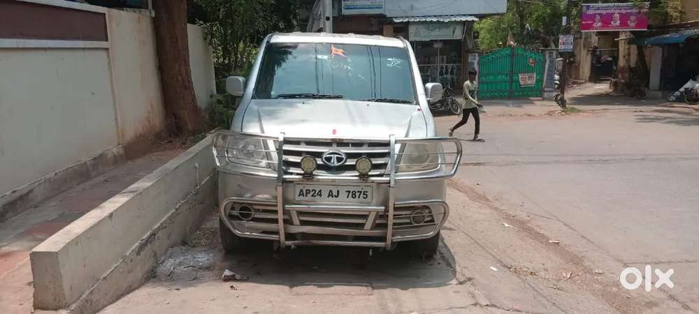 Tata Sumo Grande 2010