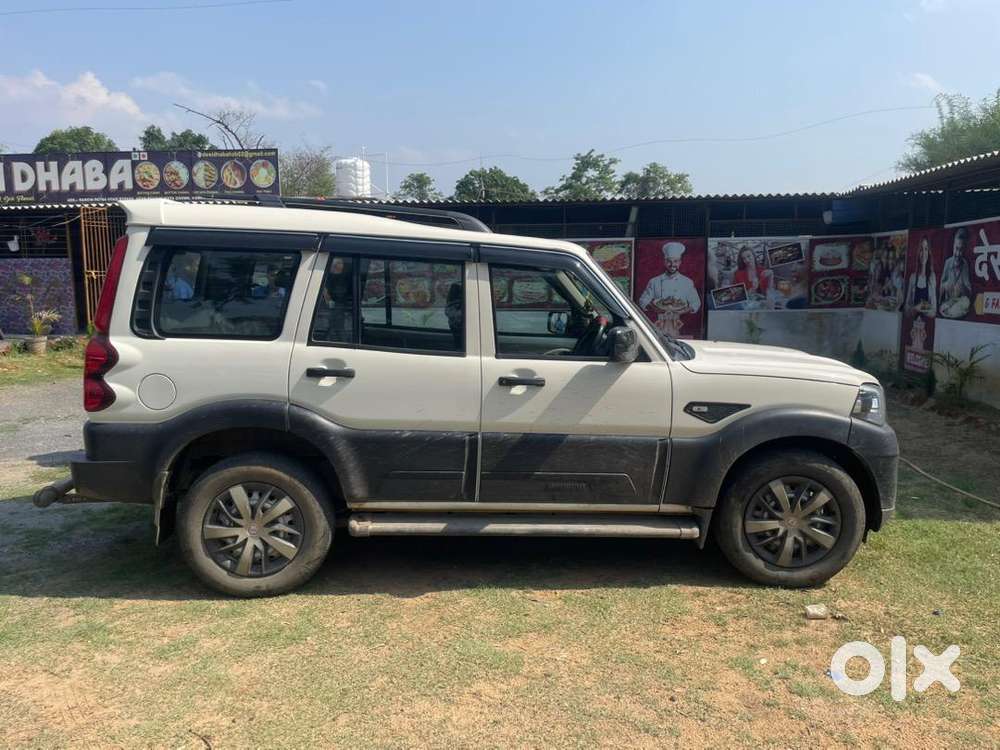 Mahindra Diesel Car 2024 Oct Fully Maintained One Handed