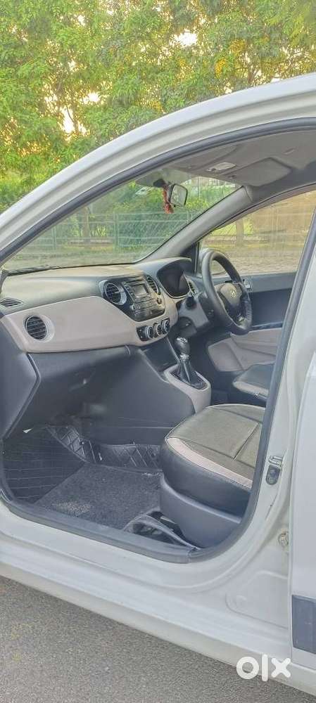 Hyundai Xcent, 2015, Petrol